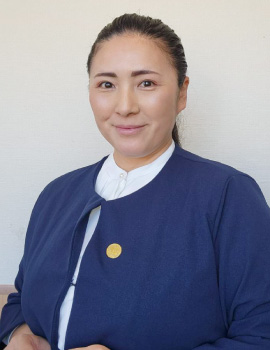 副園長・シニア担任　ゆかり先生